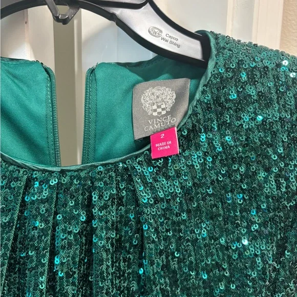 NWT Vince Camuto Emerald Green Sequins Long Sleeve Dress Size 2 - Picture 3 of 4